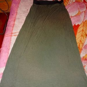 Carol Little Petites Size PM, Green skirt with black elastic band, EUC